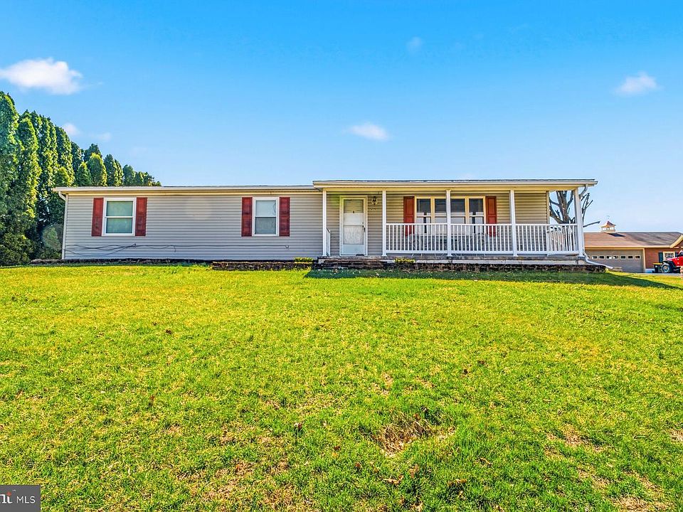 1st image of 430 Clover Ln
