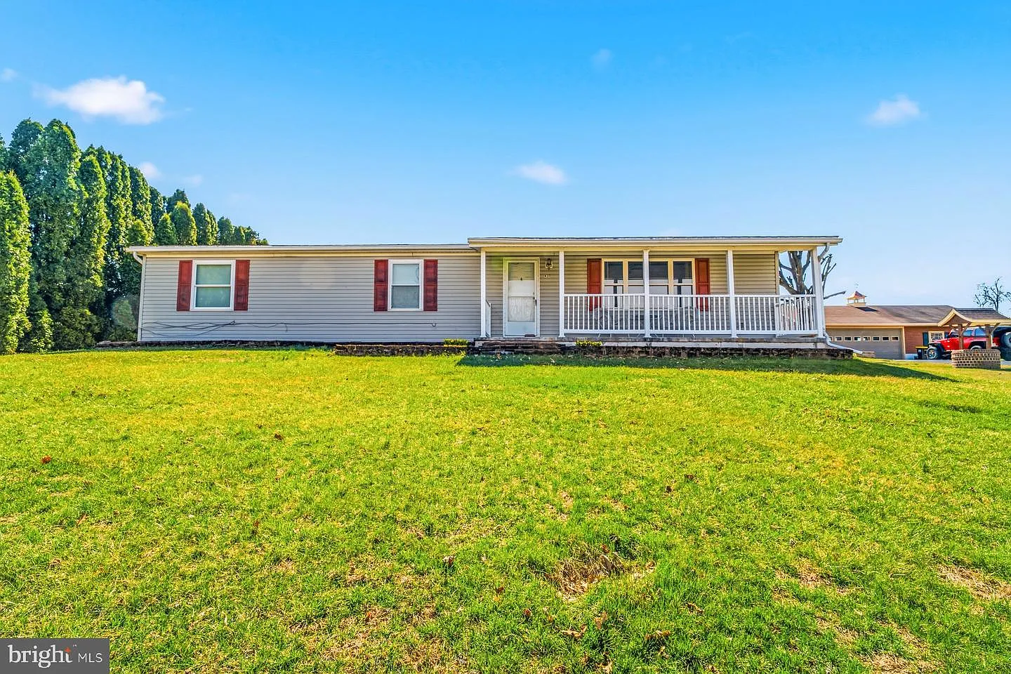 430 Clover Ln photo 1