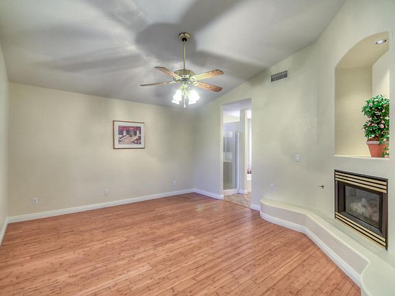 5th image of 8621 W Paradise Ln