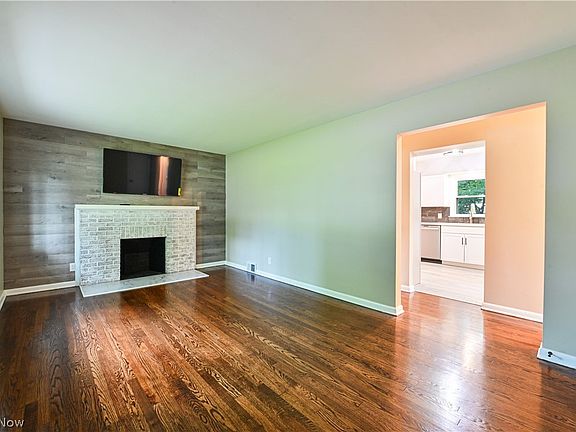 2nd image of 1629 Kingsley Ave