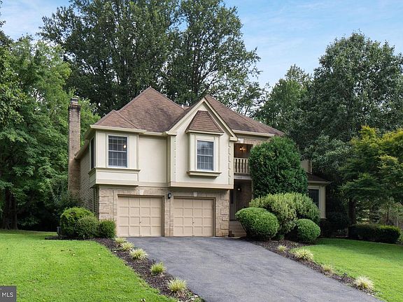 2nd image of 11665 Gilman Ln