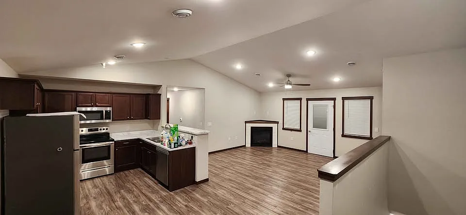 2 bed, 1192 sqft, $1,575 — Photo 4