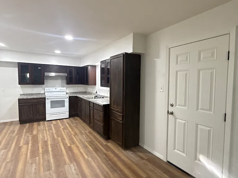 10121 Muskogee Dr — Photo 3