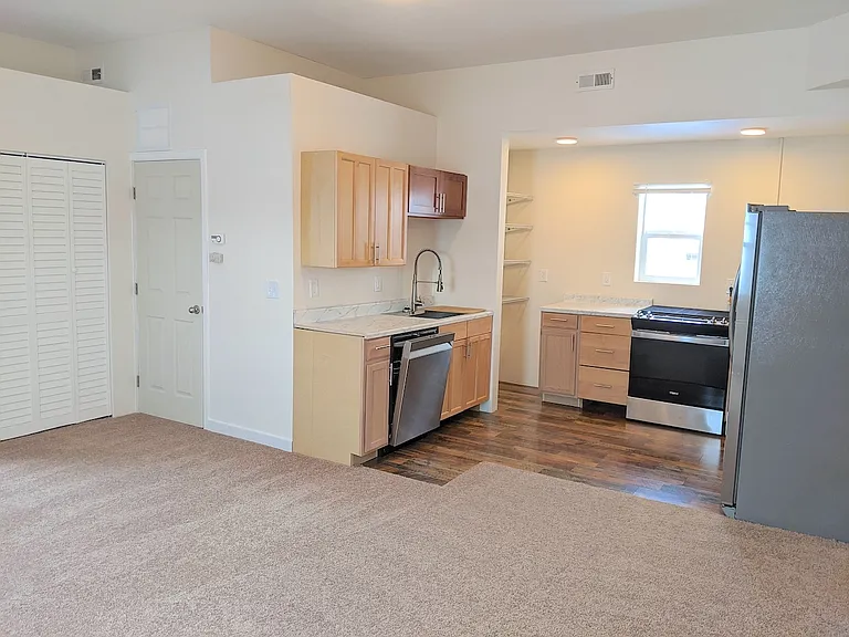 111 N Park St #D — Photo 12