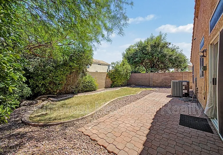 649 S Banning — Photo 30