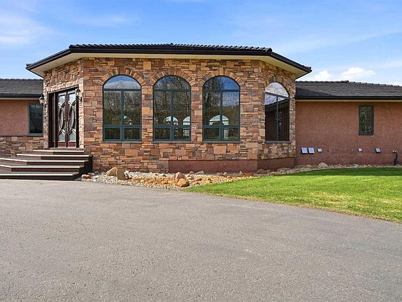 3rd image of 252072 E Township Rd #431A