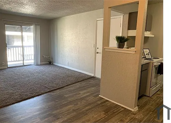 2 bed, 900 sqft, $1,051 — Photo 1