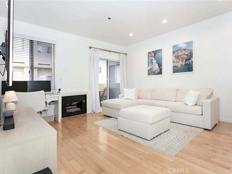 19350 Sherman Way #124 — Photo 7