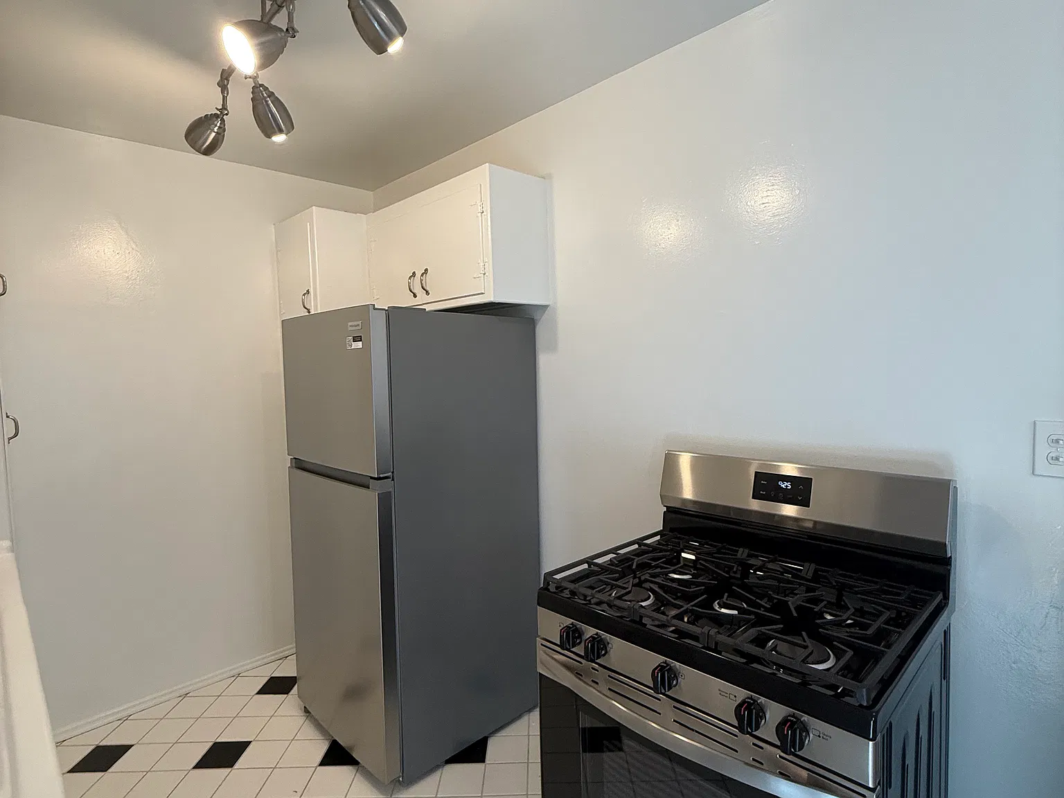 1 bed, $1,995 — Photo 2