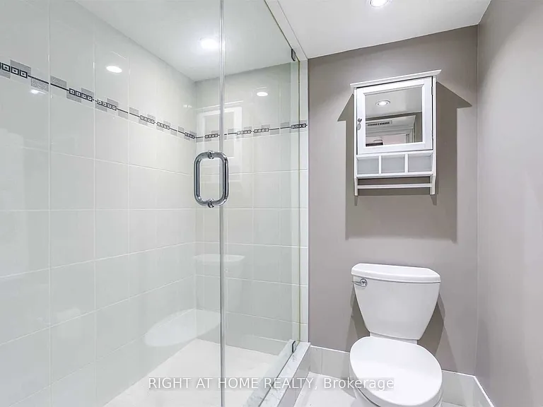 1565 Portsmouth Pl — Photo 4