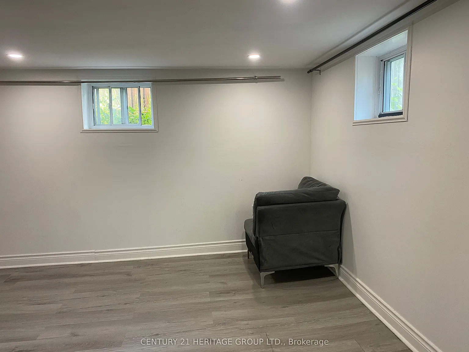 3 bed, $2,100 — Photo 4