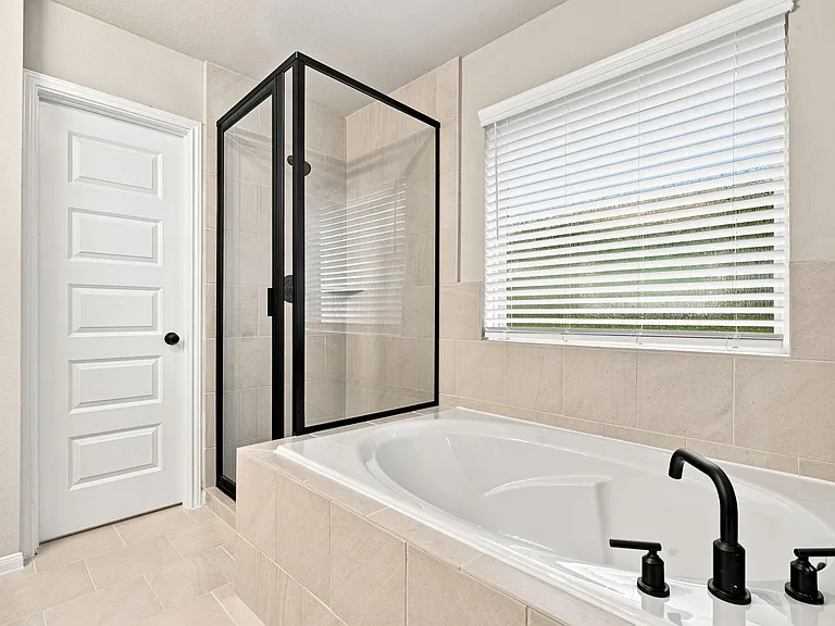 18518 Karlynn St — Photo 22