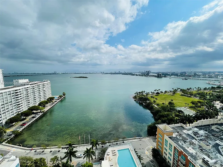 2020 N Bayshore Dr #2008 — Photo 31