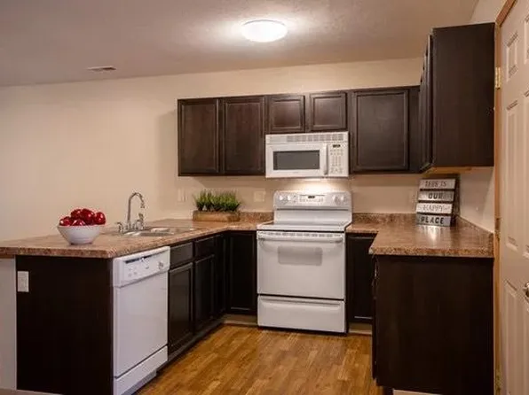 8023 Green Meadow Ct APT J, Jenison, MI 49428