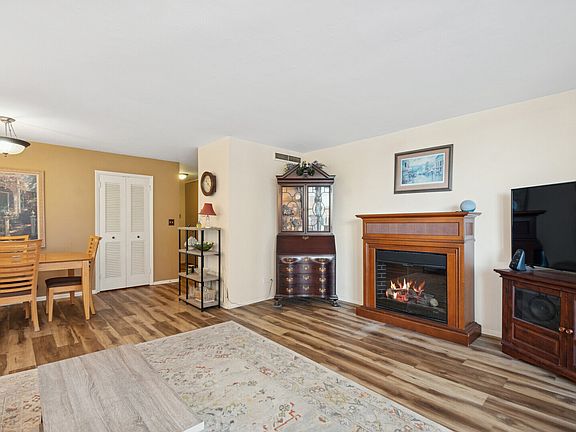 5th image of 5901 N Sheridan Rd APT 9C