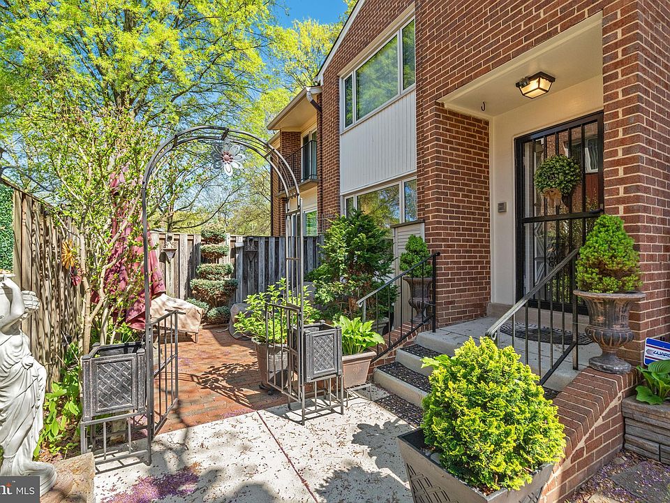 1st image of 2695 Centennial Ct