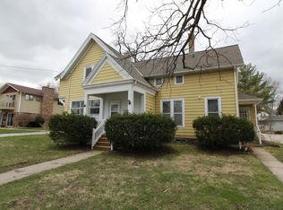 457 W Chestnut St, Burlington, WI 53105