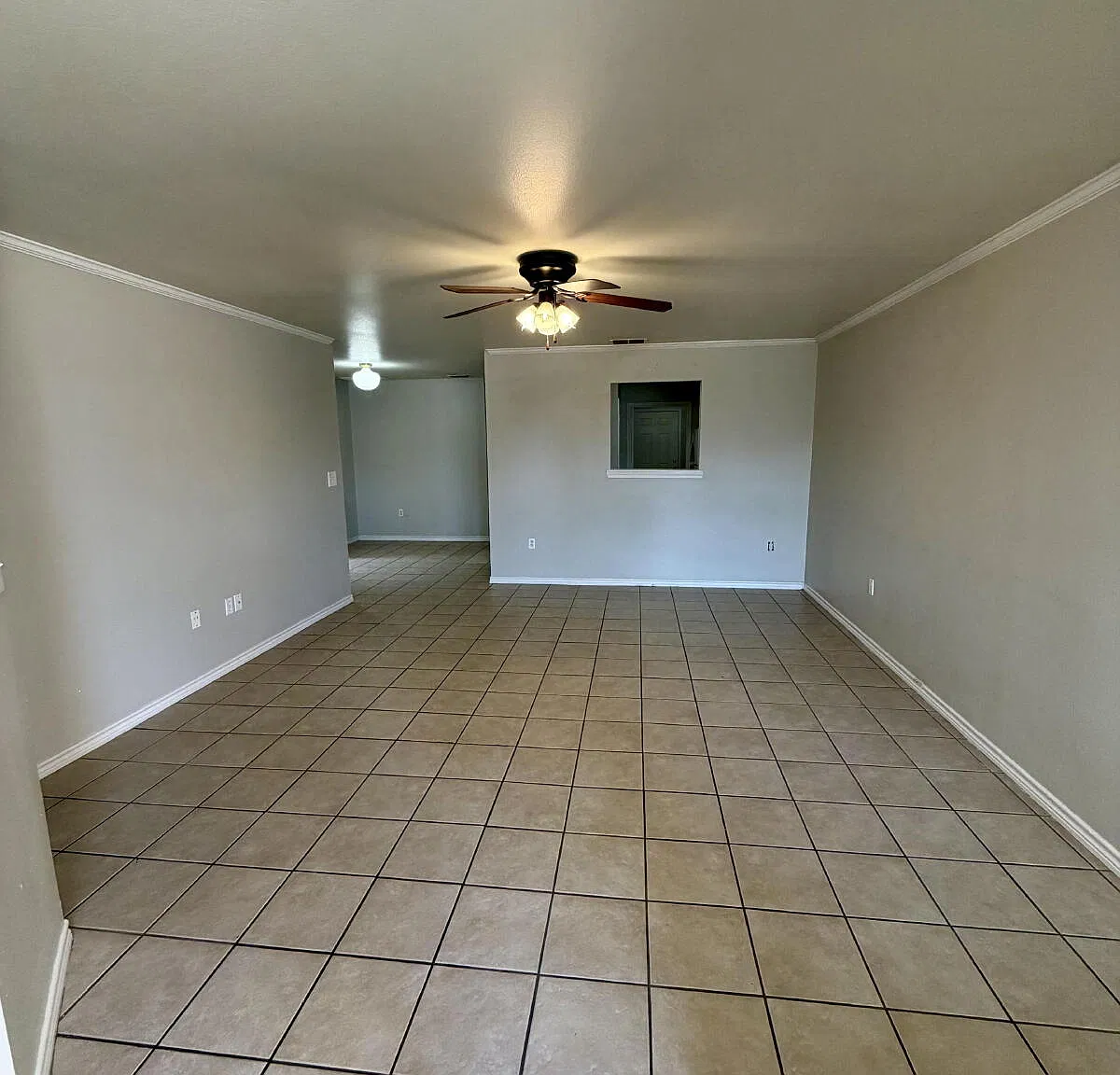 3 bed, 3.0 bath, 1370 sqft, $1,250 — Photo 4