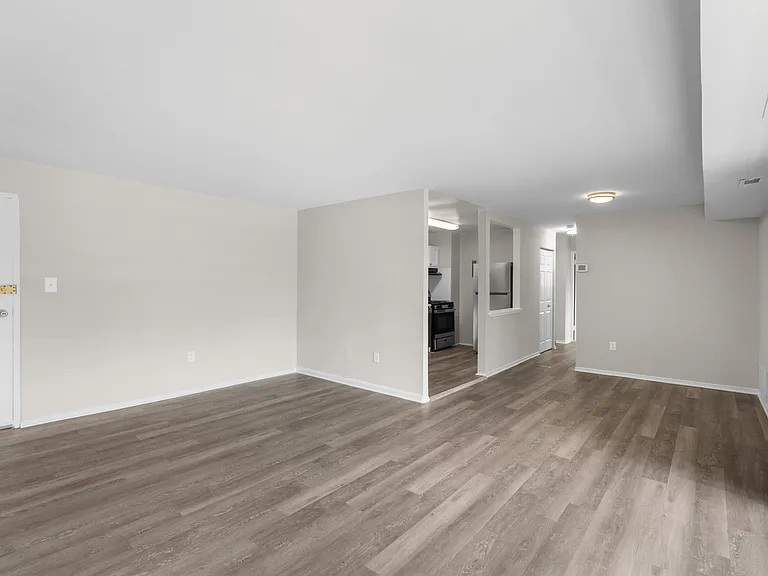 Laurel Pines — Photo 16