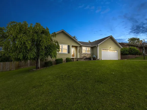 220 McDowell Dr, Winchester, KY 40391