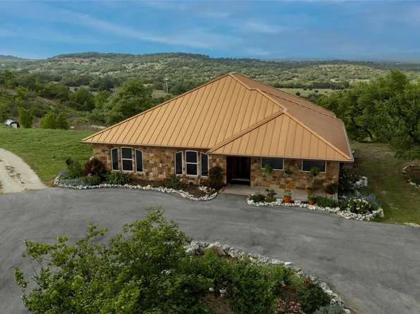 1063 Sanctuary Ln, Blanco, TX 78606