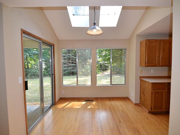5th image of 17205 NE 132nd Pl