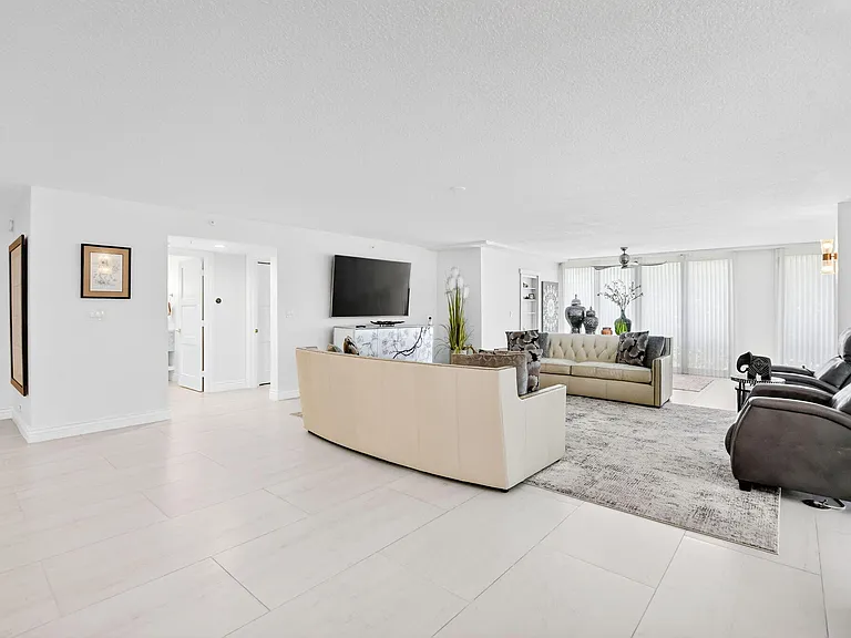 7233 Promenade Dr #101 — Photo 23