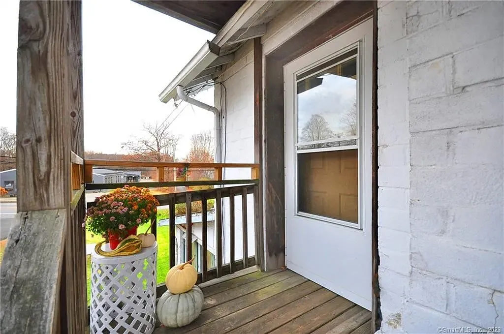 2 bed, 980 sqft, $1,900 — Photo 3