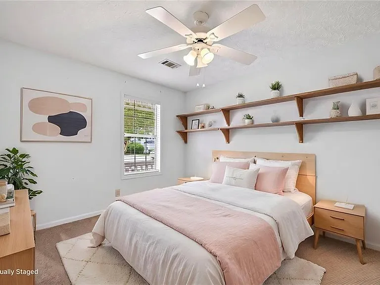 4502 Legend Hollow Ln — Photo 26