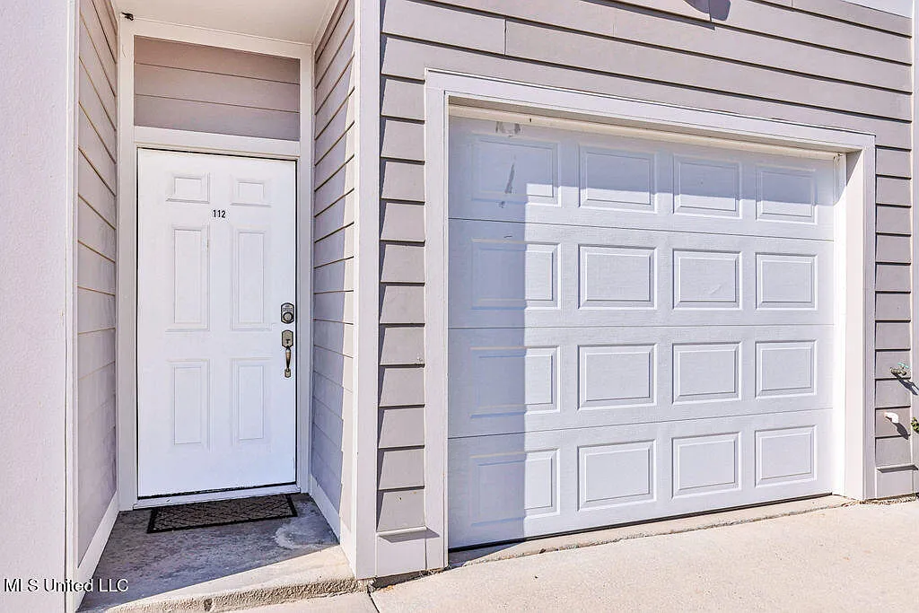 2 bed, 2.5 bath, 1500 sqft, $2,970 — Photo 2