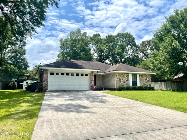 1415 E Lakeshore Dr, Carriere, MS 39426
