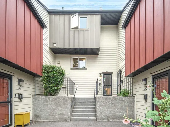 4740 SW Dalton Dr NW #35, Calgary, AB T3A 2H4