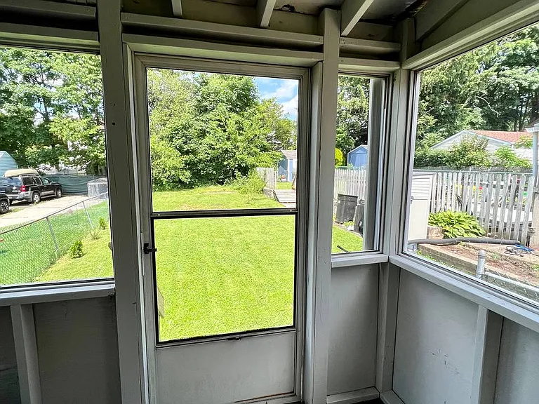 13 Chandler St — Photo 17