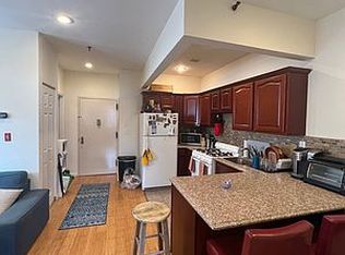 25-66 33rd St #3F, Astoria, NY 11102