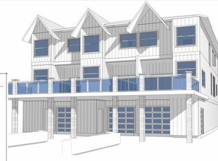 32202 Hillcrest Ave, Abbotsford, BC V2T 1S6