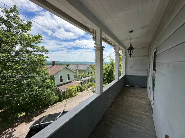 17 W Hillside Ave, Plymouth, PA 18651