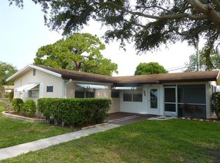 424 SW Natura Ave, Deerfield Beach, FL 33441