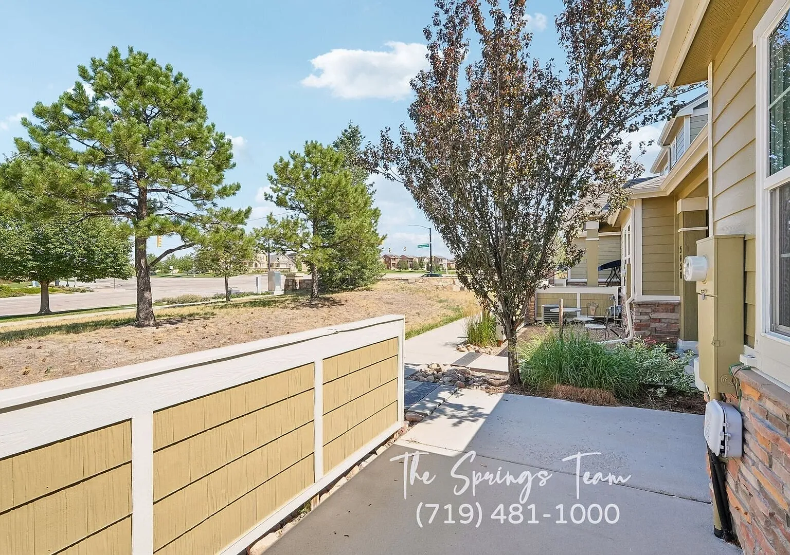 Beautifully Updated 2 Bd Townhome With Pikes Peak Views In Wolf Ranch! — Photo 4