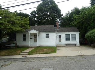 6 Converse Pl, New London, CT 06320