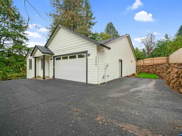 3254 Pioneer Dr SE, Salem, OR 97302