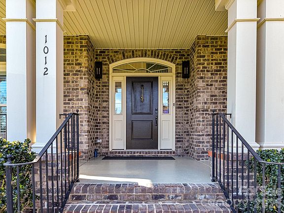2nd image of 1012 Golden Bell Dr