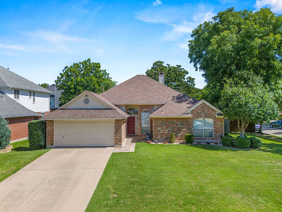 1st image of 1919 Wood Crest Dr