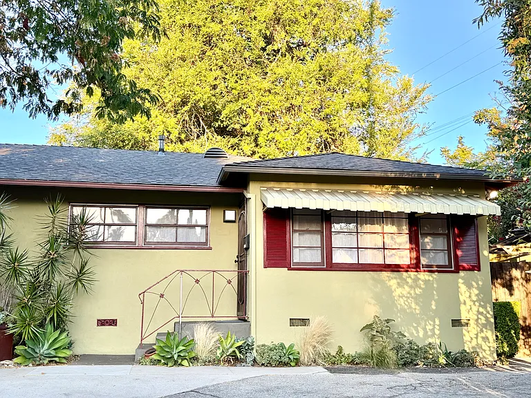 Laverna Ave — Photo 30