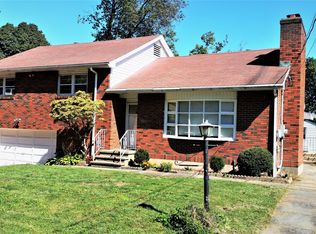 44 Endeavor St, Trumbull, CT 06611