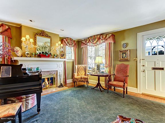 Large Living Room!