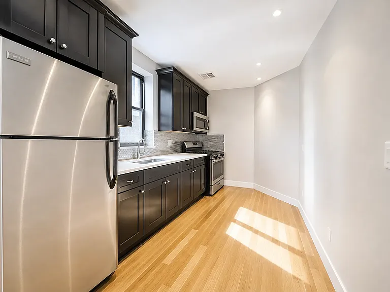 611 Woodward Ave #3C — Photo 2