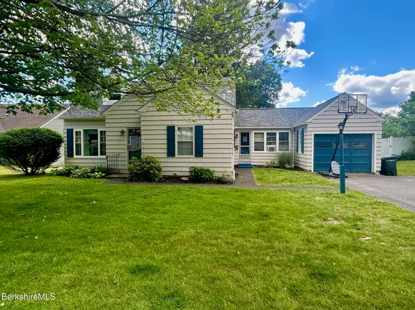1 Riverview Dr, Dalton, MA 01226