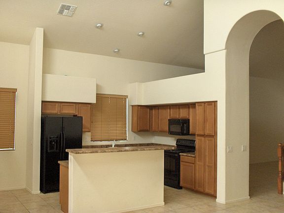 BREAKFAST BAR IN KITCHEN