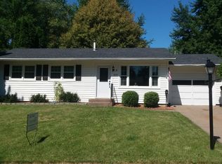 4618 Harrison St, Davenport, IA 52806