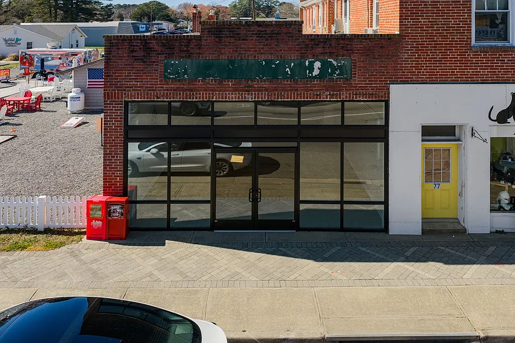 Studio, 702 sqft, $2,500 — Photo 3